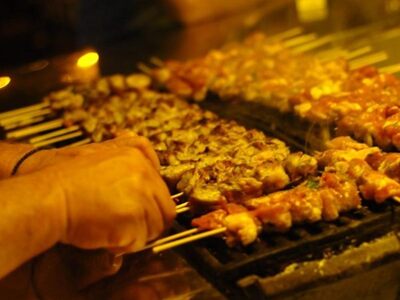 Στραβoκατάπιε το σουβλάκι και βρέθηκε στ...