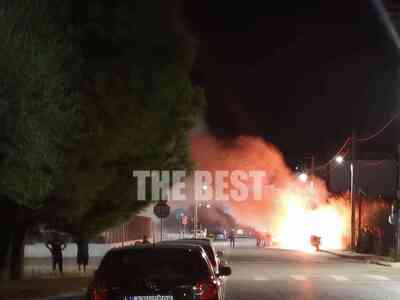 Πάτρα: Στάχτη έγινε ΙΧ στο Παμπελοποννησ...