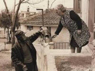 Επιστρέφει ο γαλατάς της γειτονιάς: Ερχε...