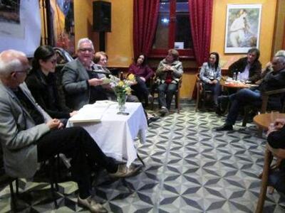 Ο Πατρινός ποιητής Γιώργος Κοζίας παρουσ...