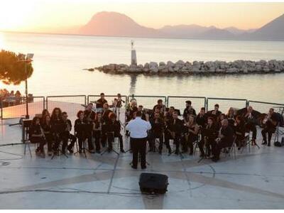 Πάτρα: Μελωδίες πλάι στο κύμα - ΔΕΙΤΕ ΦΩ...