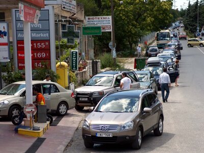 Πάτρα: Οι ουρές έφυγαν, το «καπέλο» στην...