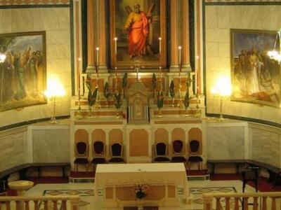 Οι patrinistas ξεναγούνται στον Καθολικό...