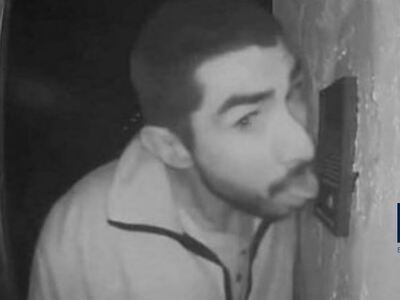 33χρονος ...έγλυφε επί τρεις ώρες (!) το...