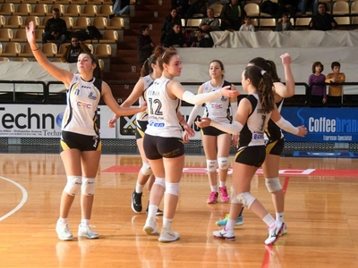 «Ανώδυνη» ήττα για τα κορίτσια του Απόλλ...