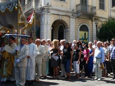 Η λιτανεία του Καθολικού ιερού ναού της ...