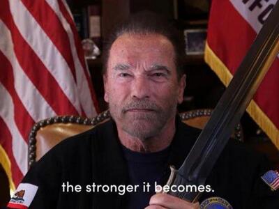 Ο Arnold Schwarzenegger βγήκε με το σπαθ...