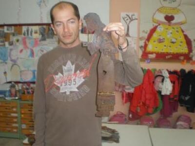 Παράσταση και τις πρώτες έγχρωμες φιγούρ...