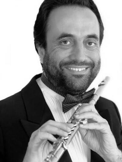 Ο φλαουτίστας Μιχάλης Ραμός. 