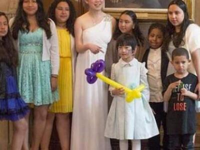 Κάλεσε στο... "παραλίγο" γαμήλ...