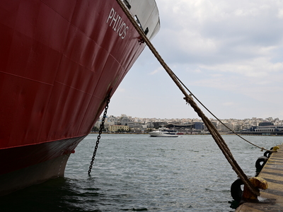 Λιμάνι Πειραιά: Σοβαρός τραυματισμός εργαζομένου