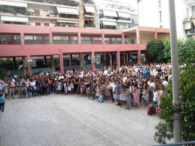 Πάτρα: Διαμαρτυρίες στις καγκελόπορτες-Τ...