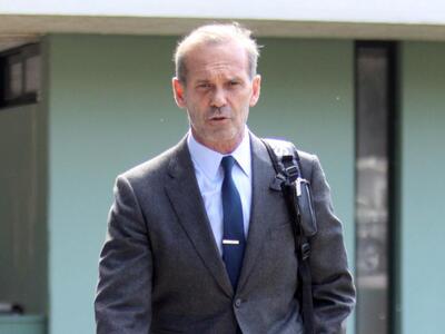 Έξαλλος ο Πέτρος Κωστόπουλος με τη φωτογ...