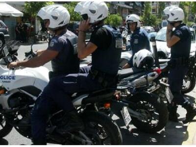 "Βλέπουν" την Χρυσή Αυγή πίσω ...