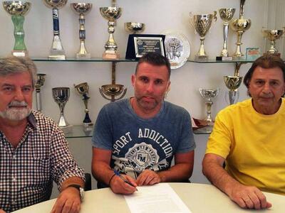 Ανανέωσε με τον προπονητή Κώστα Μέξα ο Α...