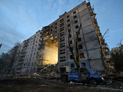 New York Times: Η Ελλάδα συζητά την αποσ...