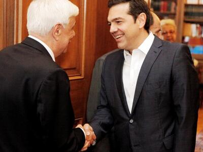 Ο Αλ. Τσίπρας ενημέρωσε τον Πρ. της Δημο...