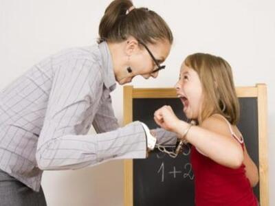 "Δε θέλω τη δασκάλα"! Πώς θα τ...