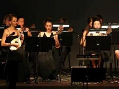 Η Ορχήστρα Νυκτών Εγχόρδων «Θανάσης Τσιπ...