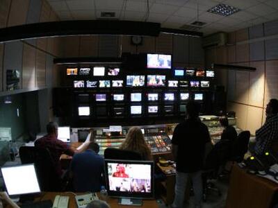 Μαύρο στη συχνότητα της ΕΡΤ παρά την από...