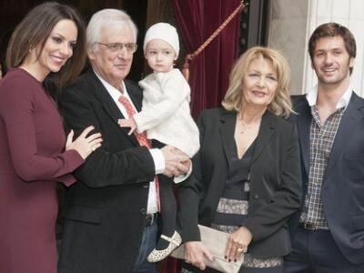 Οι γονείς του Δημήτρη Μάζη με το ζευγάρι...