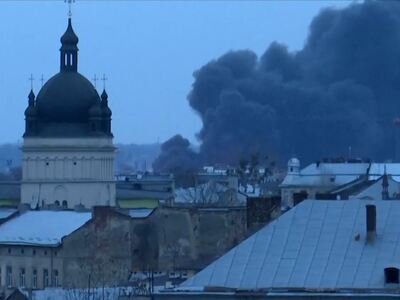 Κόλαση φωτιάς στη Λβιβ από πυραυλικές επ...