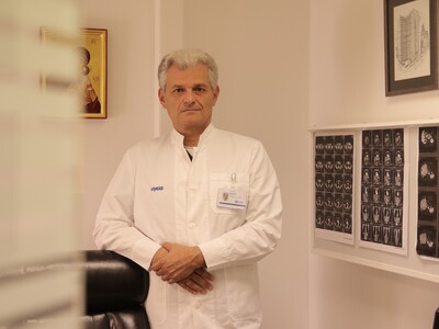 Ο κ. Γρηγόρης Τσιώτος και η ομάδα του αν...