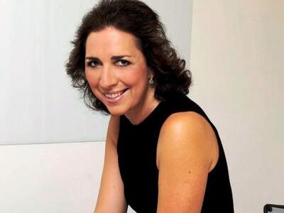 Την «έπεσαν» με γιαούρτια και αβγά στη Σ...