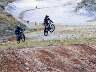 Tριήμερο ποδηλατικό φεστιβάλ στο Χιονοδρ...