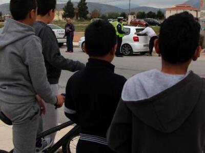 Μαθητές ζητούν την επιστροφή των Ρομά-συ...