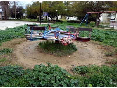 Πάτρα: Παιδική χαρά για.. λύπηση, στην π...