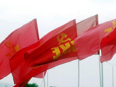 ΚΚΕ: «Κόρακας κοράκου μάτι δεν βγάζει»