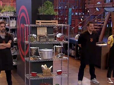 MasterChef: Ο μάγειρας που «κρέμασε» ποδ...
