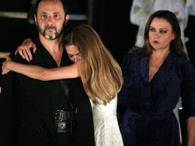«Ιφιγένεια εν Αυλίδι» σε σκηνοθεσία Θ. Μ...
