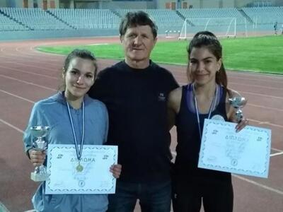 Οι δύο αδελφές που πρώτευσαν στο μίτινγκ...