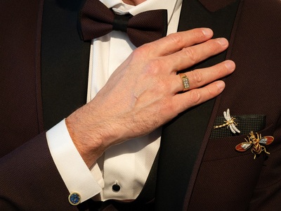 Τετραγωνισμένο χρυσό δαχτυλί δι 18k με δ...