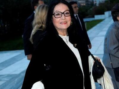 Αυτή η 44χρονη κόρη της Νανάς Μούσχουρη!...