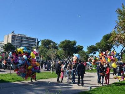 Πάτρα: Η πλατεία ήταν...γεμάτη! Χαμός το...