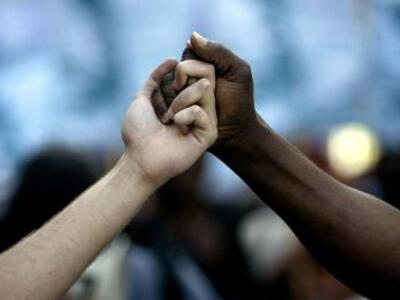 Έφτασαν τα "Βιονικά Δάχτυλα"