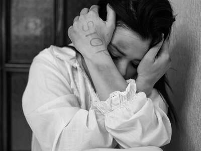 Κρήτη: 50χρονος κρατούσε με το «ζόρι» σπ...