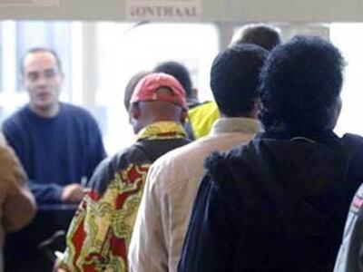 Προωθείται η κάρτα του μετανάστη