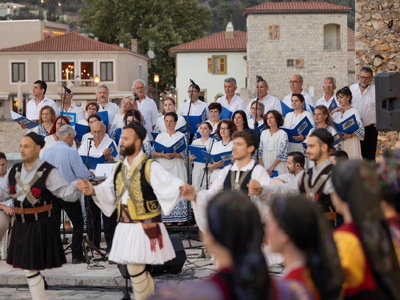 Γιορτή Ξενιτεμένων στο Λιμάνι της Ναυπάκ...