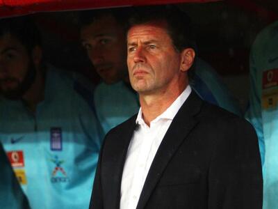 Σκίμπε: "Οι παίκτες της Εθνικής βγά...