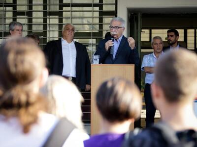 Στις 9 θα ξεκινούν τα σχολεία από του χρ...