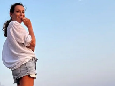 Ο Σάκης Ρουβάς φωτογραφίζει την Κάτια Ζυ...