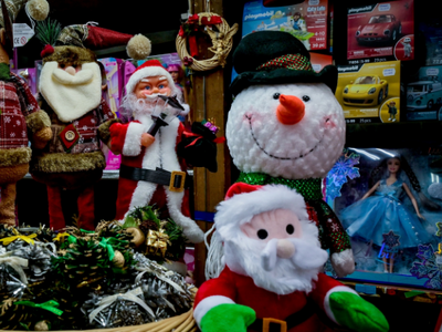 Από πού φτάνουν στα ράφια της ΕΕ τα παιδ...