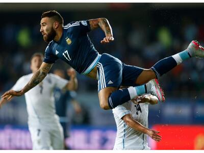 Κόπα Αμέρικα: Ισόπαλες αναδείχθηκαν Ουρο...