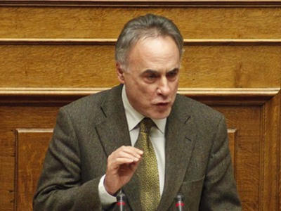 Ο Νίκος Τσούκαλης ζητά τη δημοπράτηση τ...