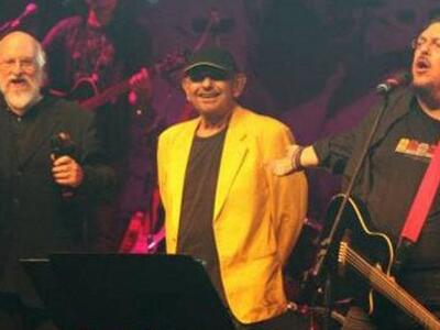 Ο Μπουλάς απουσίαζε ξανά από το μαγαζί π...