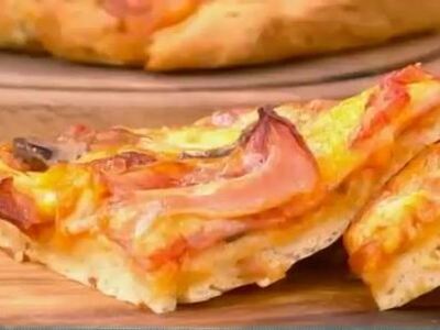 Σπιτική πίτσα ταψιού